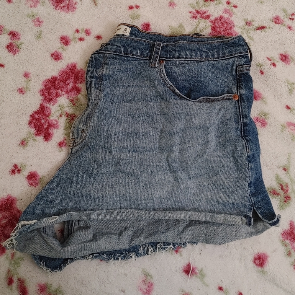 A&F High Rise Mom Short